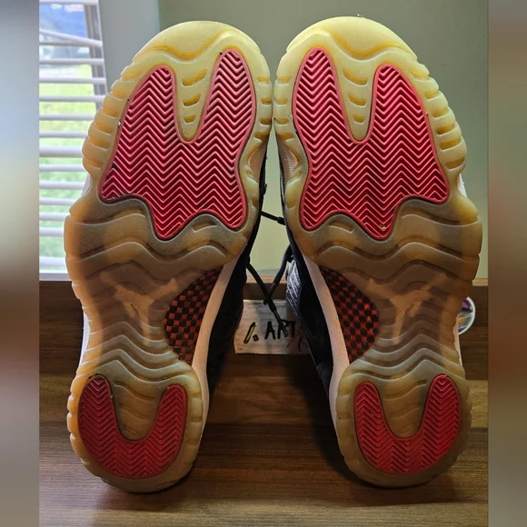 Nike Jordan 11 Retro Low IE Bred 11m